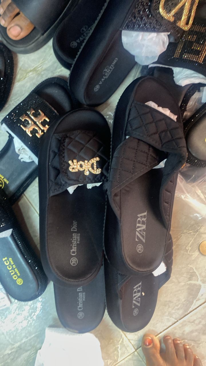 Shoe